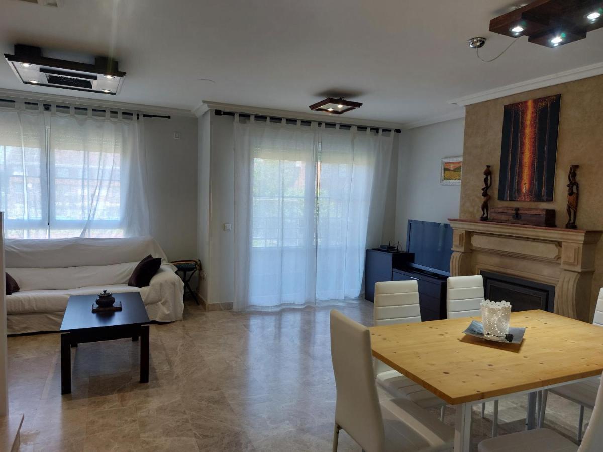 Chalet Urbano En Salamanca ซานตา มาร์ตา เด ตอร์เมส ภายนอก รูปภาพ