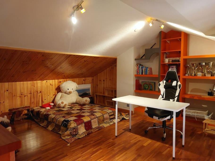 Chalet Urbano En Salamanca ซานตา มาร์ตา เด ตอร์เมส ภายนอก รูปภาพ